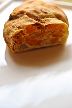 dried-apricot-chamomile-and-helles-strudel-300
