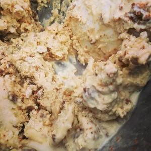 vanilla-miso-ice-cream-with-butterscotch-oatmeal-cookies